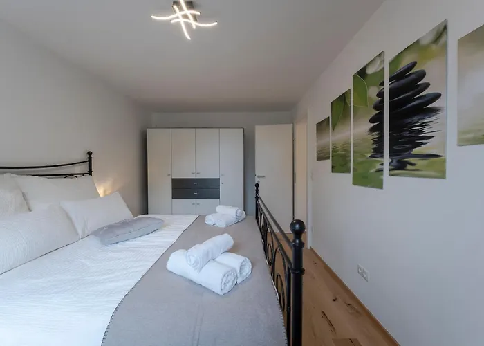 Apartment Tamliving 2br Center 3 Bridges Great View Kitchen